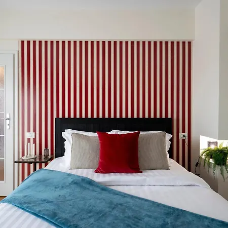 Quirky Top-floor 1br Nest In The Historic Center Bukareszt