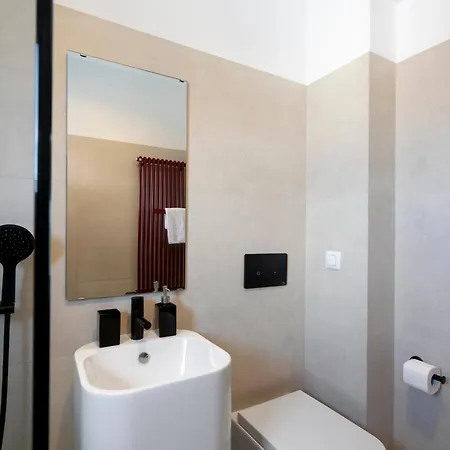 Apartment Quirky Top-floor 1br Nest In The Historic Center