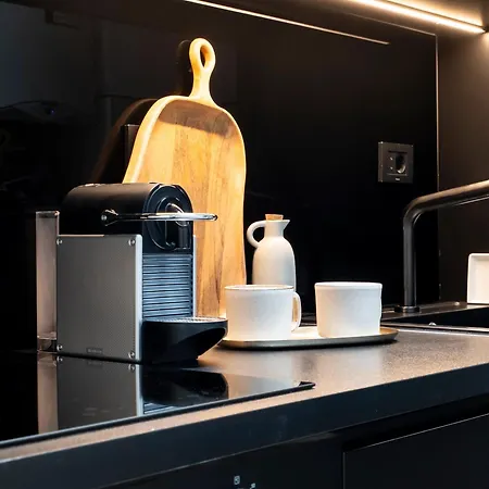 Quirky Top-floor 1br Nest In The Historic Center Apartament Bukareszt