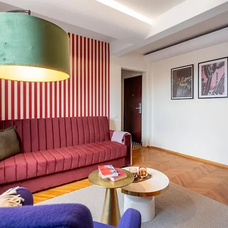 Quirky Top-floor 1br Nest In The Historic Center * Bucharest