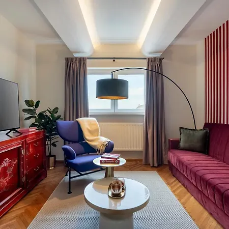 Quirky Top-floor 1br Nest In The Historic Center