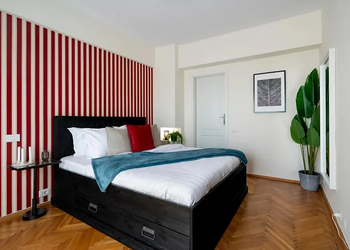 Quirky Top-floor 1br Nest In The Historic Center Bukarest