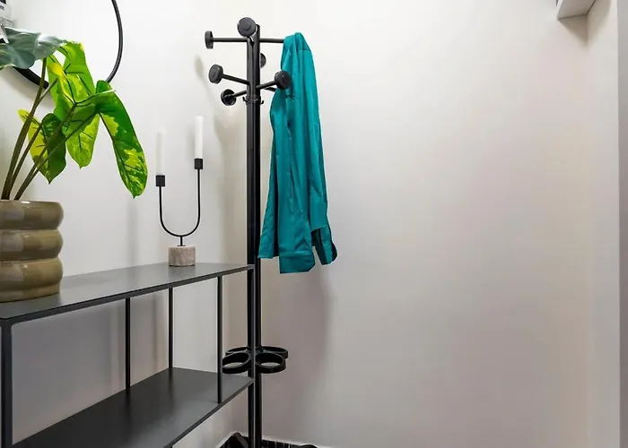 Lejlighed Quirky Top-floor 1br Nest In The Historic Center Bukarest