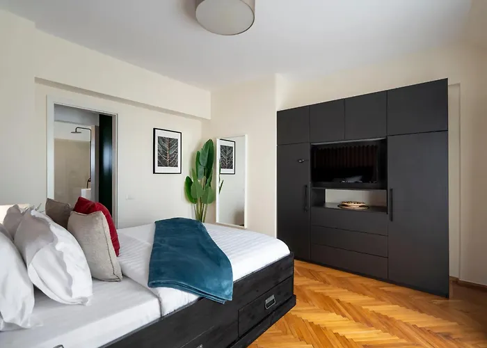 Apartament Quirky Top-floor 1br Nest In The Historic Center Bukareszt