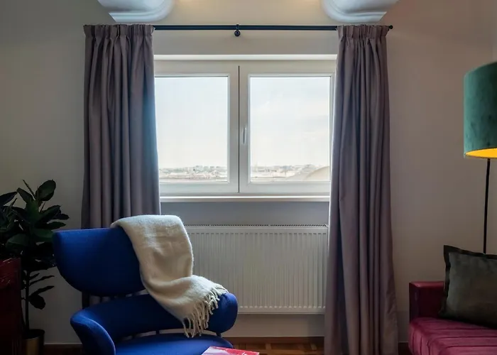 Quirky Top-floor 1br Nest In The Historic Center Apartment *