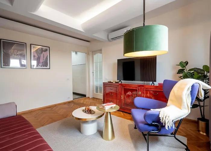 Quirky Top-floor 1br Nest In The Historic Center *