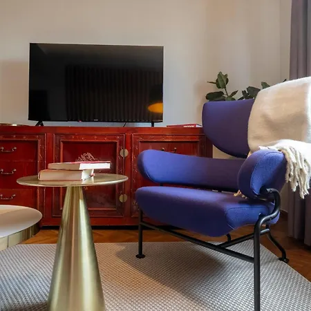 Quirky Top-floor 1br Nest In The Historic Center Apartamento *