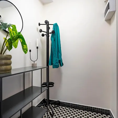 דירה Quirky Top-floor 1br Nest In The Historic Center בוקרשט