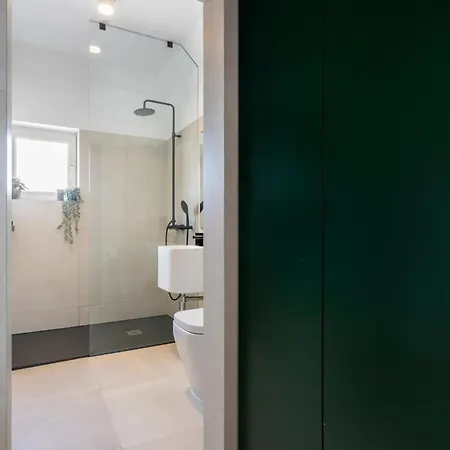 Quirky Top-floor 1br Nest In The Historic Center *