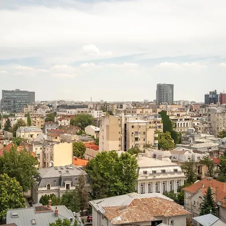 Quirky Top-floor 1br Nest In The Historic Center בוקרשט