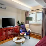 Quirky Top-floor 1br Nest In The Historic Center * Bukarest