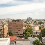 Quirky Top-floor 1br Nest In The Historic Center Apartman