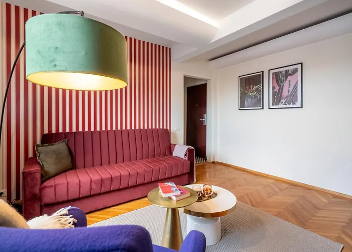 Quirky Top-floor 1br Nest In The Historic Center * Bucarest